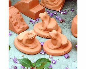 Terracotta - Plant Pot Feet - Frog - (set of 3)